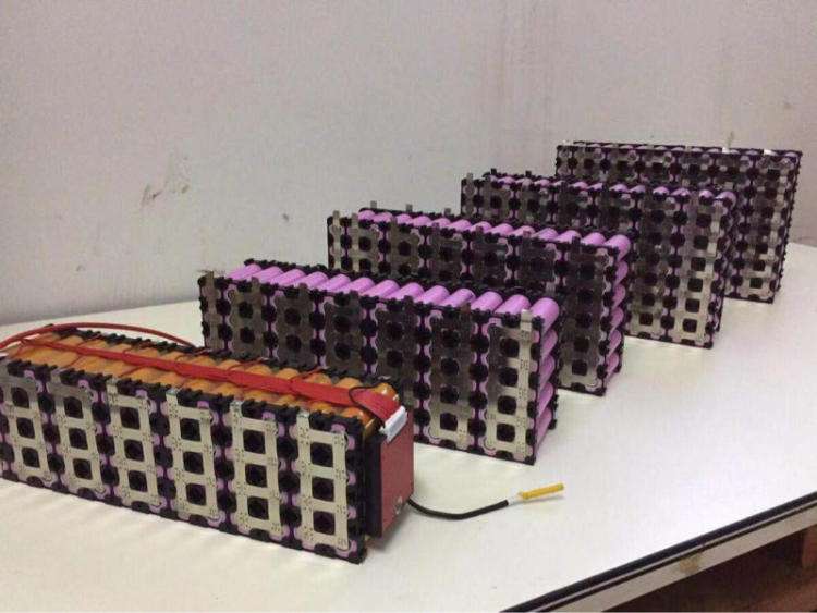 铿离子电池测温-锂电池组荧光光纤温度监测方案